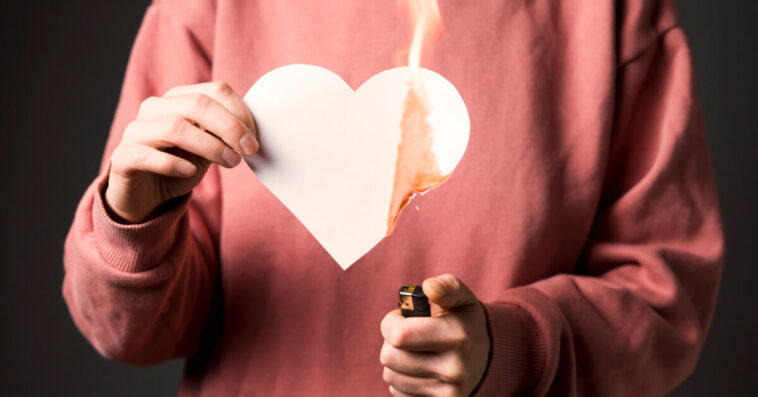 5 Stages of Abuse: Teach Your Teens to Avoid Toxic Relationships