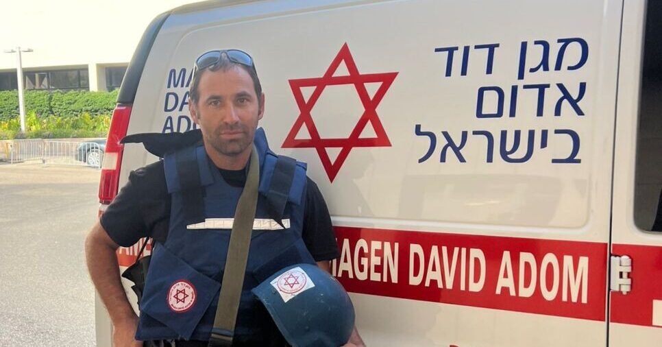Israeli EMT Exchanges Gunfire With Terrorists while Evacuating the Wounded