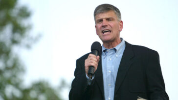 90,000 Hear Franklin Graham Preach in Peru