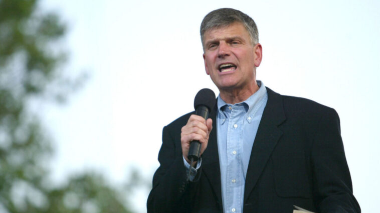 90,000 Hear Franklin Graham Preach in Peru