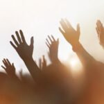 Most Churchgoers Happy with Their Church’s Worship Style, Study Finds