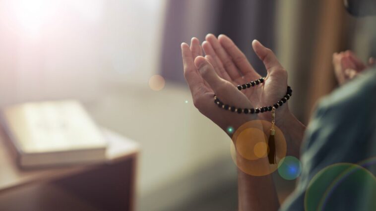 Muslims Turn to Christ Amid Middle East Conflict